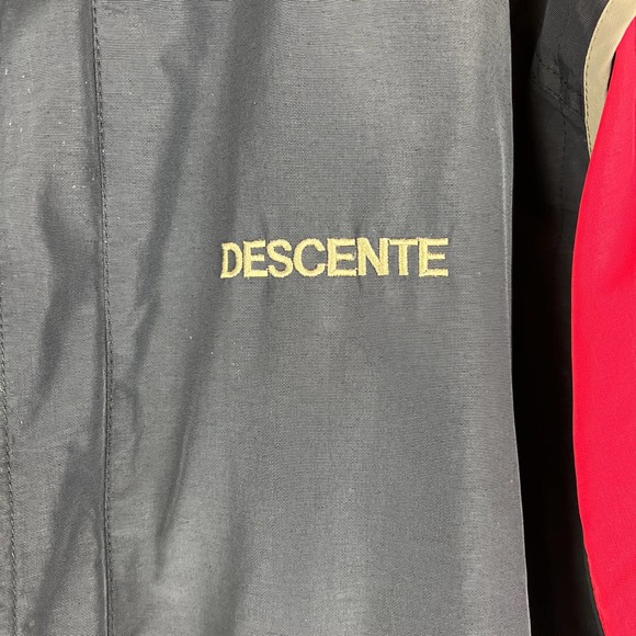 Descente Junior Ski / Snowbaord Jacket, Size 16 - Picture 2 of 10